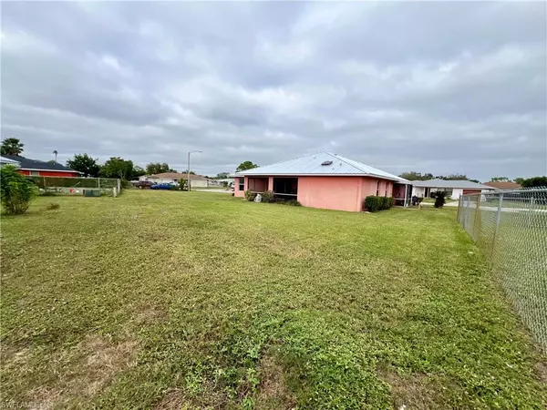 Lehigh Acres, FL 33936,10749 Lemontree CT