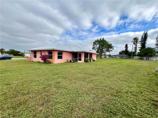 Lehigh Acres, FL 33936,10749 Lemontree CT