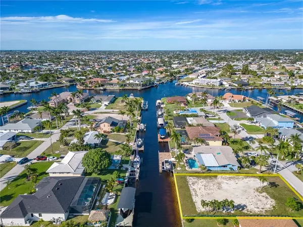 Cape Coral, FL 33904,5230 Tamiami CT