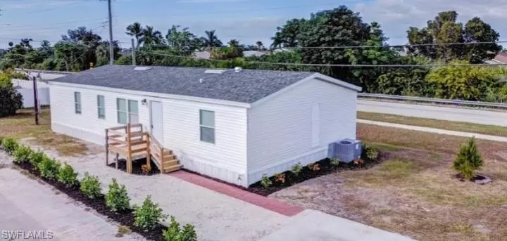 16010 Siesta DR, Fort Myers, FL 33908