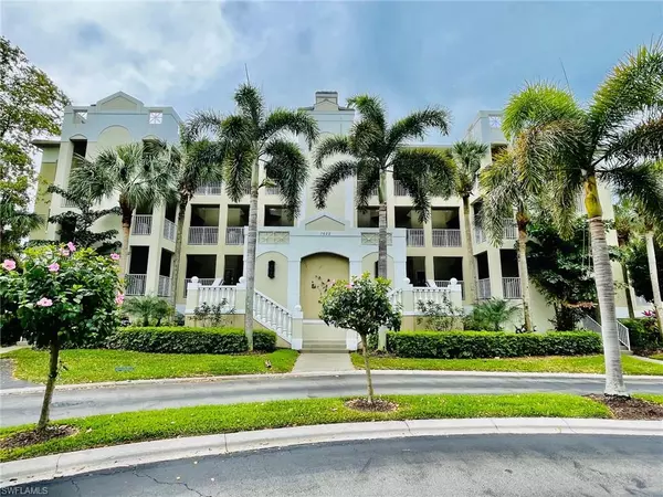 7622 Pebble Creek CIR #2-104, Naples, FL 34108