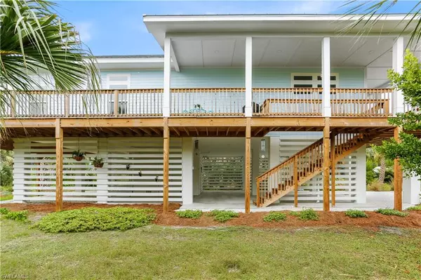 Sanibel, FL 33957,737 Vinca WAY