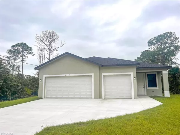 8008 SANDALWOOD CIR #1, Labelle, FL 33935