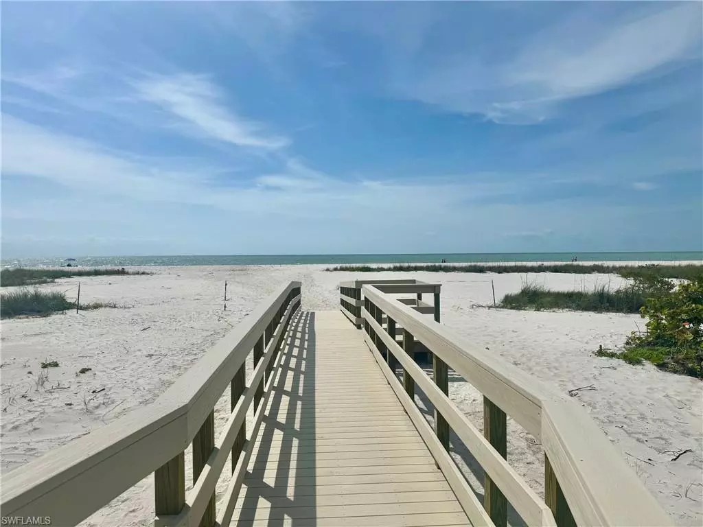 Sanibel, FL 33957,1919 Olde Middle Gulf DR #103