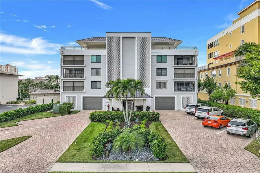 910 Panama CT #202, Marco Island, FL 34145