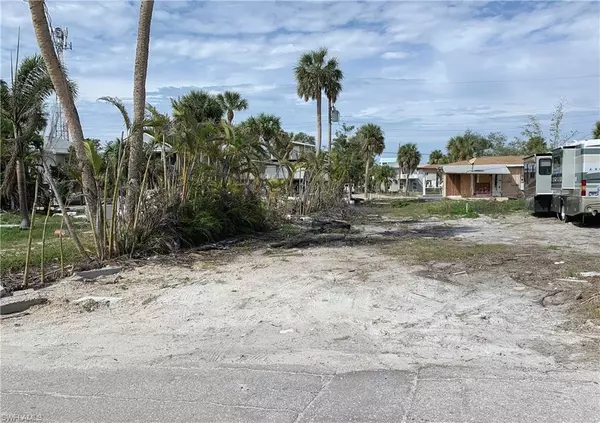 Fort Myers Beach, FL 33931,127 Washington AVE