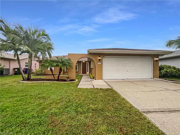 9746 Deerfoot DR, Fort Myers, FL 33919