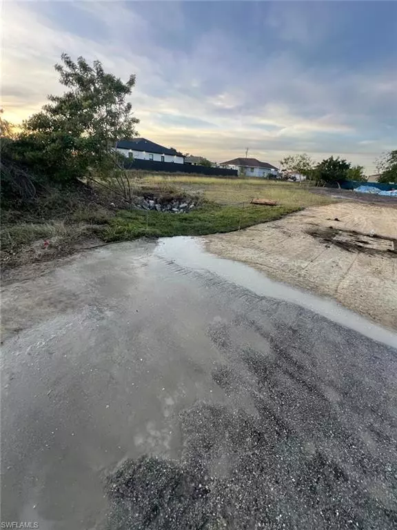 Lehigh Acres, FL 33976,2718 24th ST SW