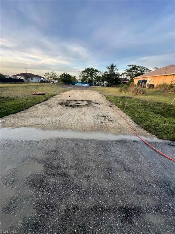 Lehigh Acres, FL 33976,2718 24th ST SW