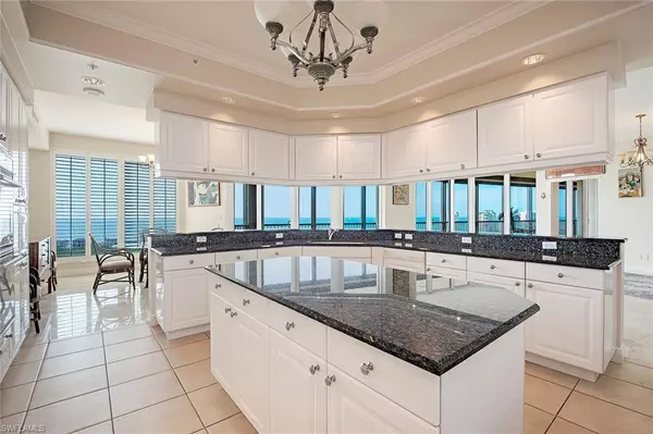 Naples, FL 34108,7575 Pelican Bay BLVD #1902