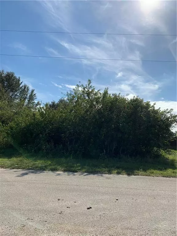 Lehigh Acres, FL 33974,462 Piedmont ST