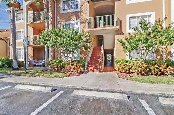 1210 Wildwood Lakes BLVD #106, Naples, FL 34104