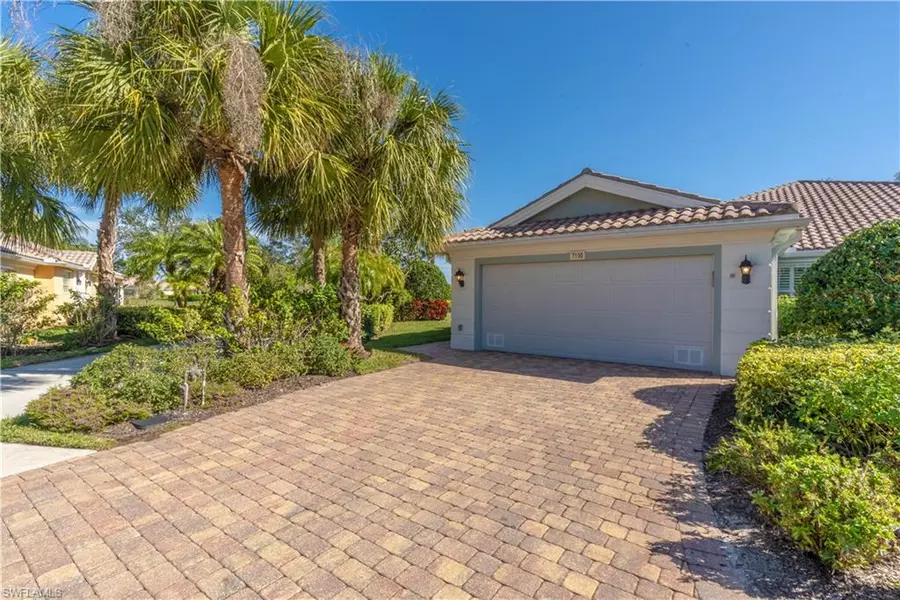 7190 Marconi CT, Naples, FL 34114