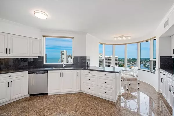 Naples, FL 34103,4251 Gulf Shore BLVD N #20A