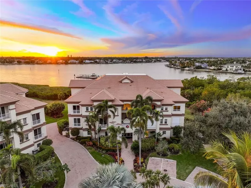 1510 Star Point LN #4-404, Naples, FL 34112