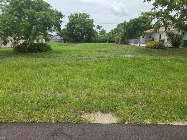 715 98th N AVE, Naples, FL 34108