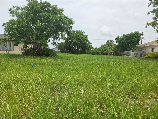 715 98th N AVE, Naples, FL 34108