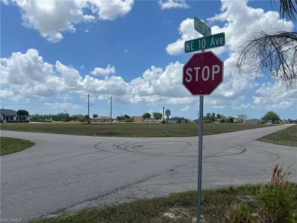 Cape Coral, FL 33909,918 NE 8th TER