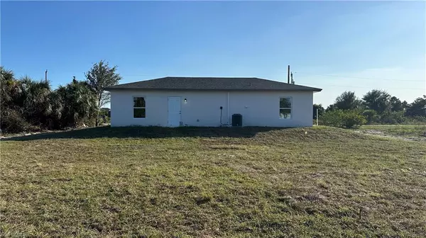 Lehigh Acres, FL 33974,323 Poplar St