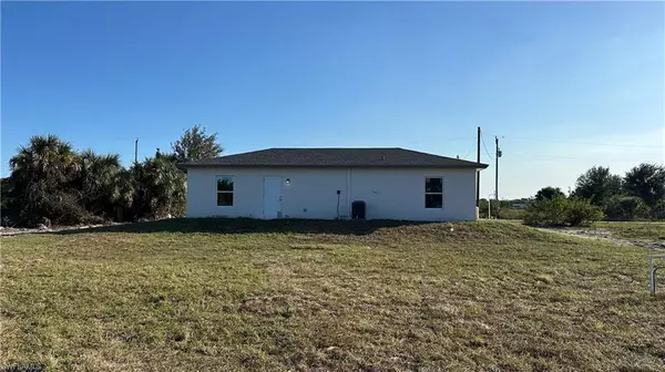 Lehigh Acres, FL 33974,323 Poplar St