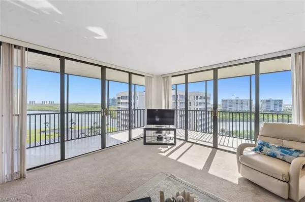 11 Bluebill AVE #1006, Naples, FL 34108