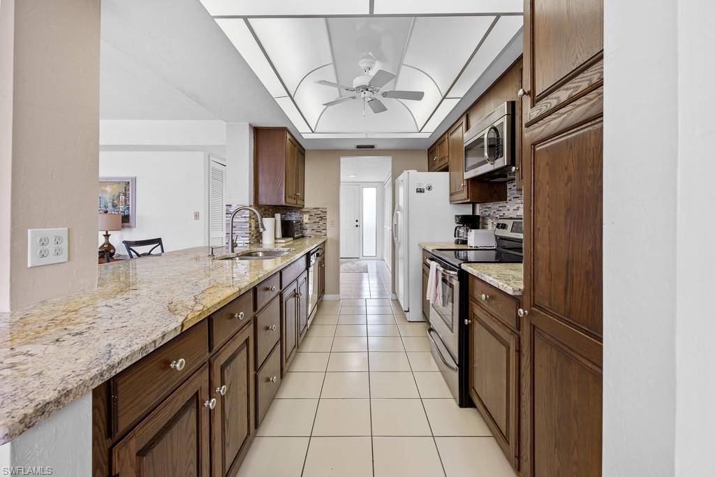 Naples, FL 34108,11 Bluebill AVE #1006