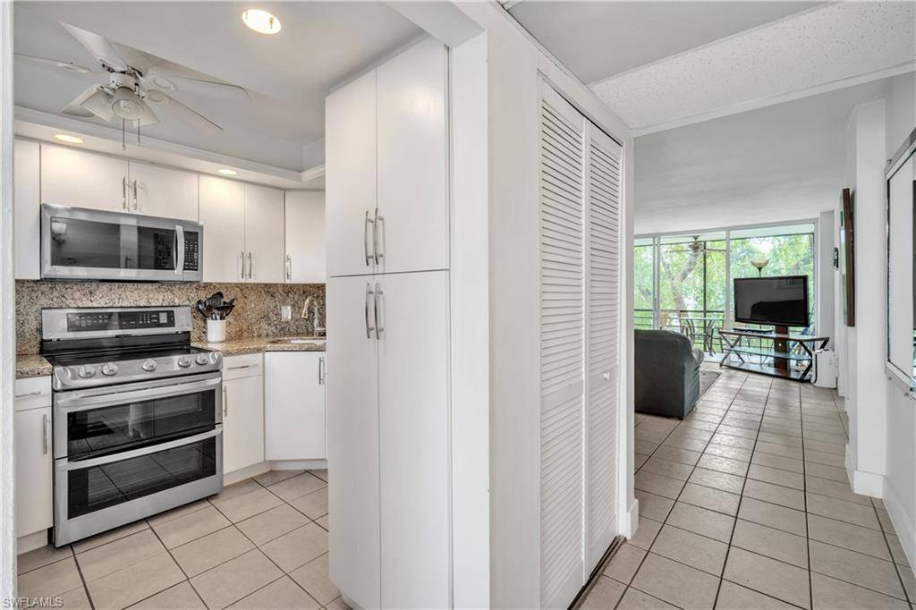 Oakland Park, FL 33309,116 Royal Park DR #3F