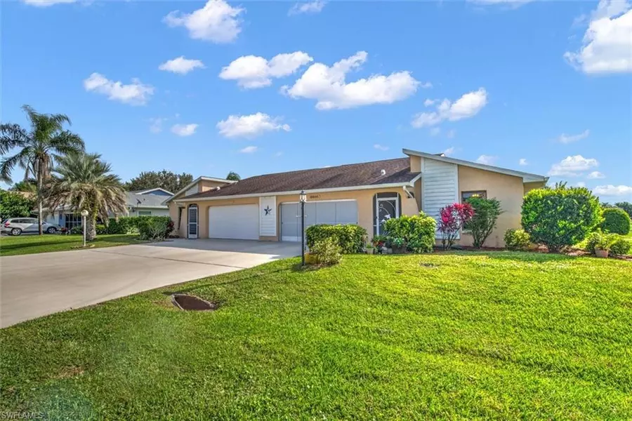 19930 Lake Vista CIR, Lehigh Acres, FL 33936