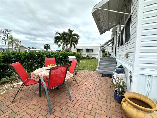 Estero, FL 33928,4501 Candlestick CT E