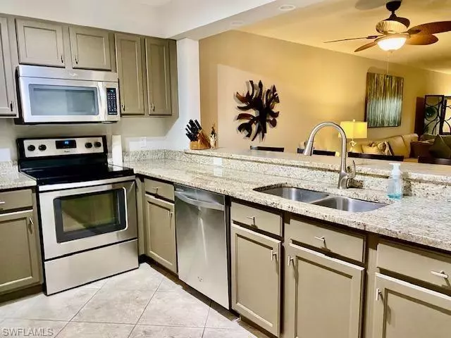 Fort Myers, FL 33919,9901 Sunset Cove LN #212