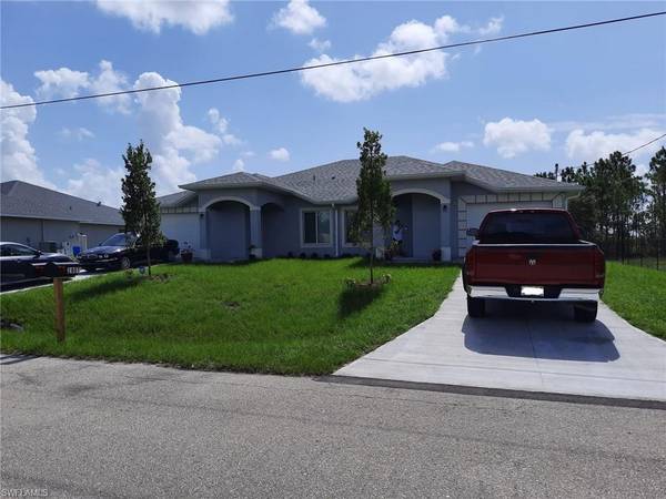 2805/2807 Gilbert AVE S, Lehigh Acres, FL 33973