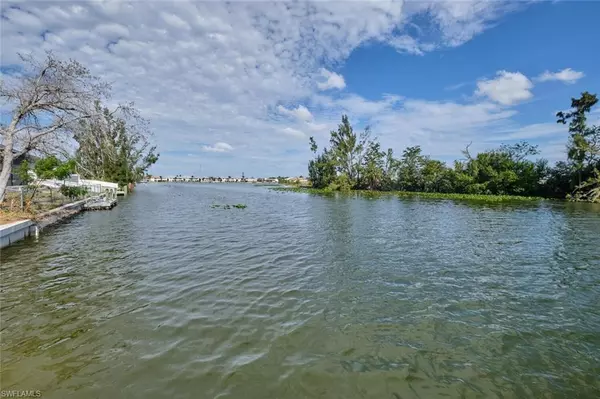 Cape Coral, FL 33991,615 SW 3rd CT