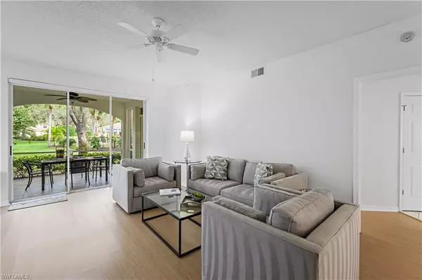 Naples, FL 34119,96 Silver Oaks CIR #1101