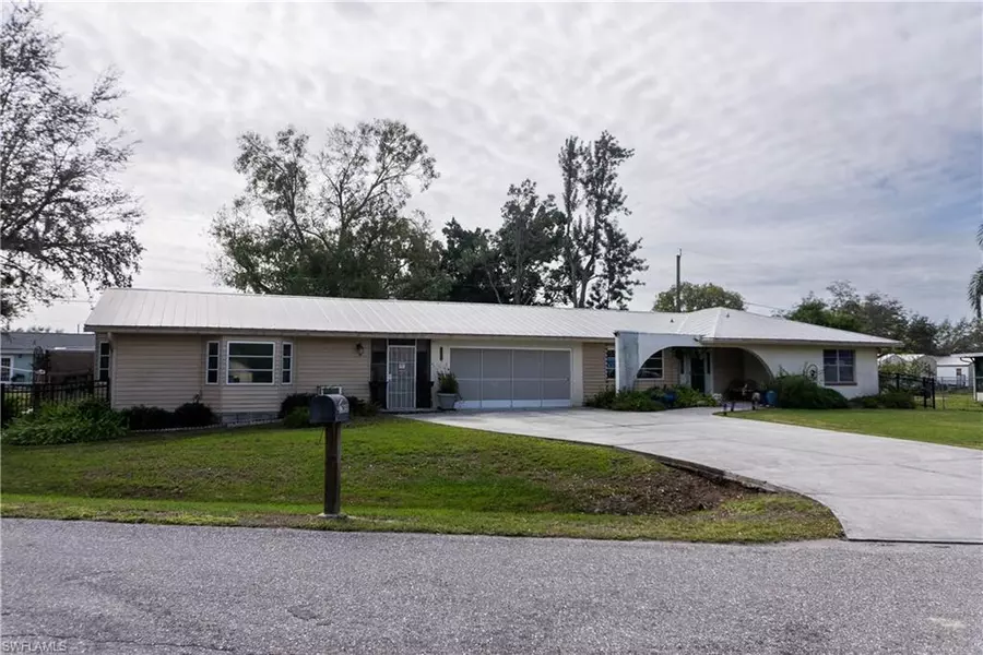 13955 Matanzas DR, Fort Myers, FL 33905