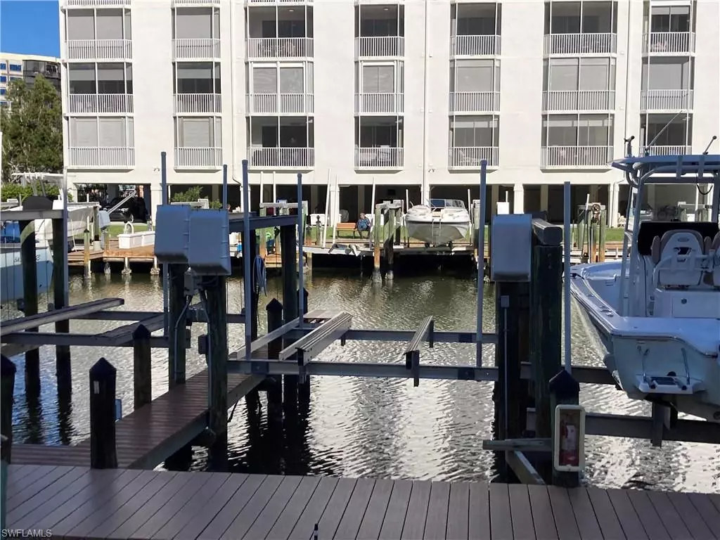 Fort Myers Beach, FL 33931,Hibiscus boat dock #128 Boat Dock