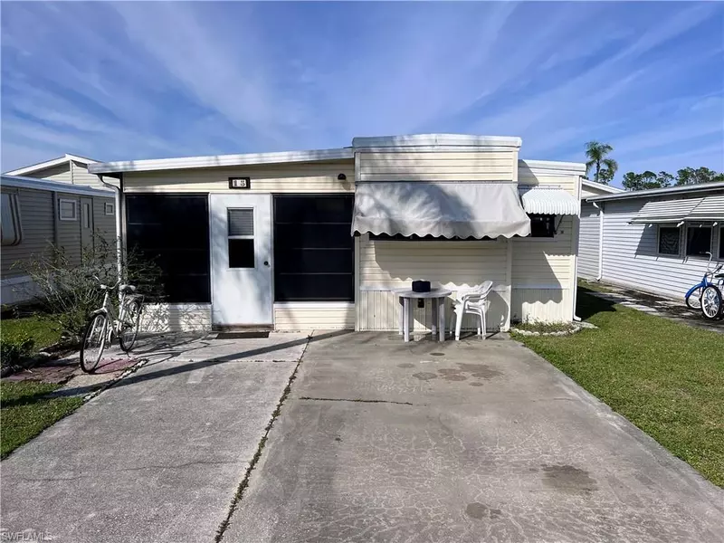 15 Fountain View BLVD, North Fort Myers, FL 33903