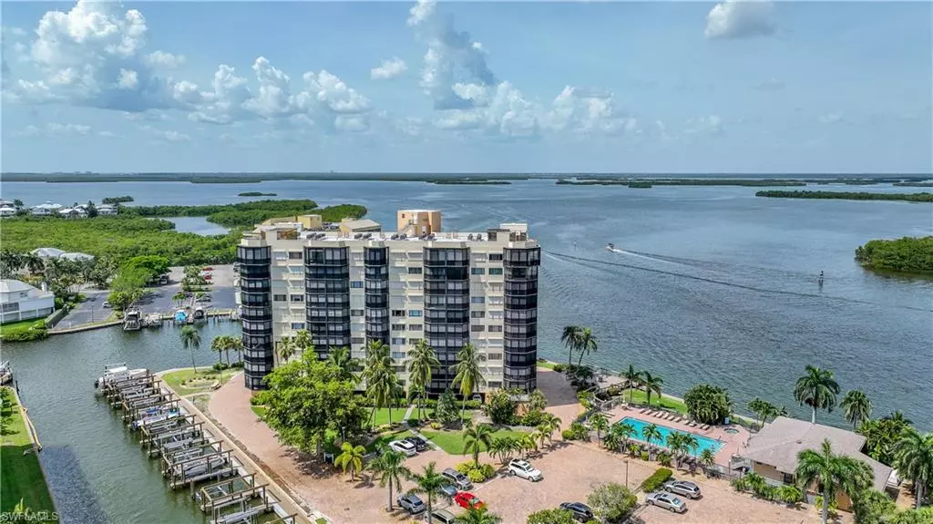 4263 Bay Beach LN #715, Fort Myers Beach, FL 33931