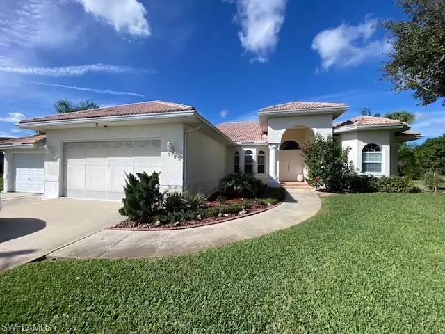 712 Mirror Lakes DR, Lehigh Acres, FL 33974