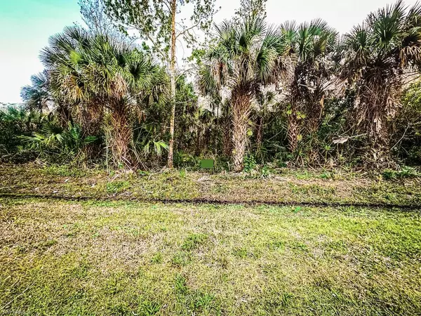 640 35th AVE NW, Naples, FL 34120