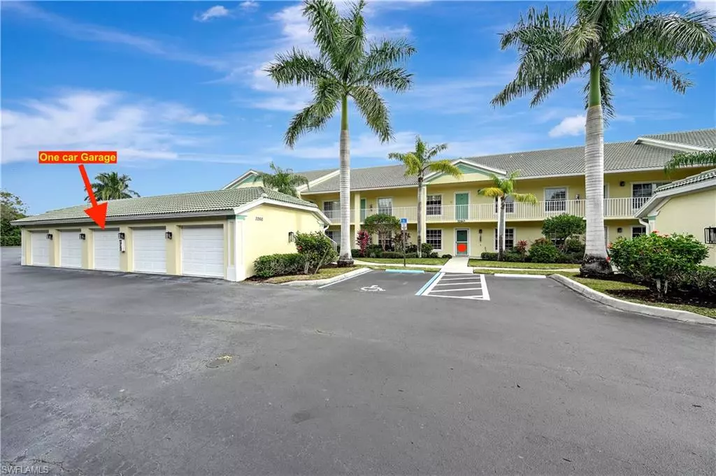 Naples, FL 34105,3260 Douglas DR #2-103