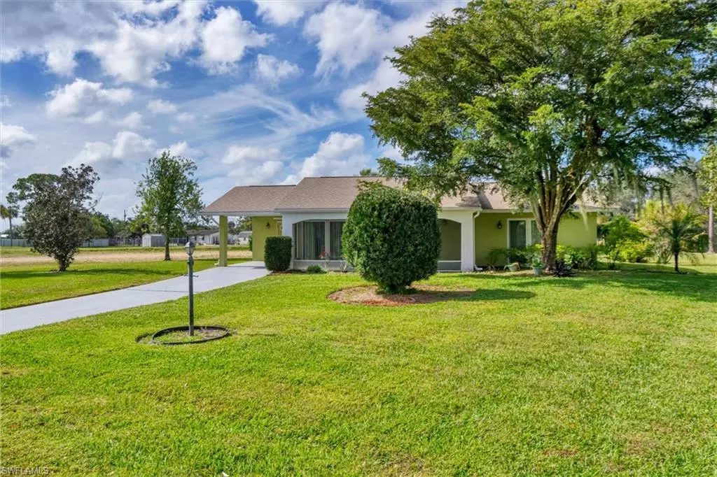Lehigh Acres, FL 33936,201 Lake AVE N