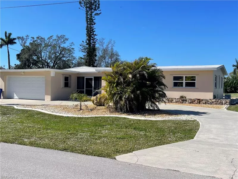 1399 Harbor View DR, North Fort Myers, FL 33917