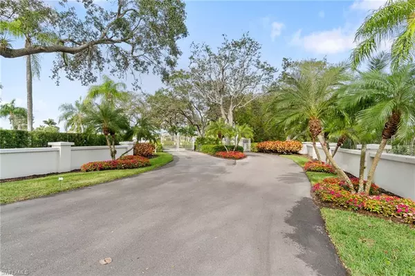 Naples, FL 34113,8161 Twelve Oaks CIR #511