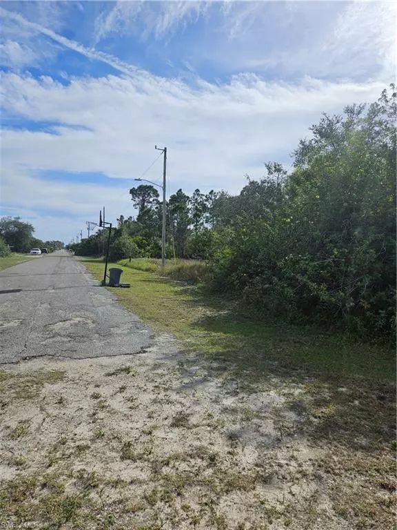 Lehigh Acres, FL 33976,3319 3rd ST SW