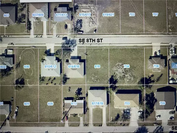 704 SE 8th ST, Cape Coral, FL 33990