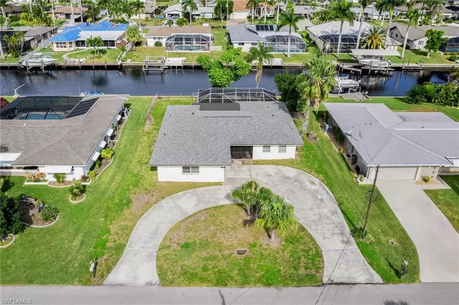 137 SW 52nd ST, Cape Coral, FL 33914