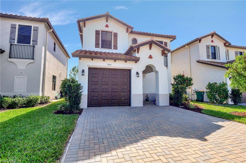 9041 Madrid CIR, Naples, FL 34104