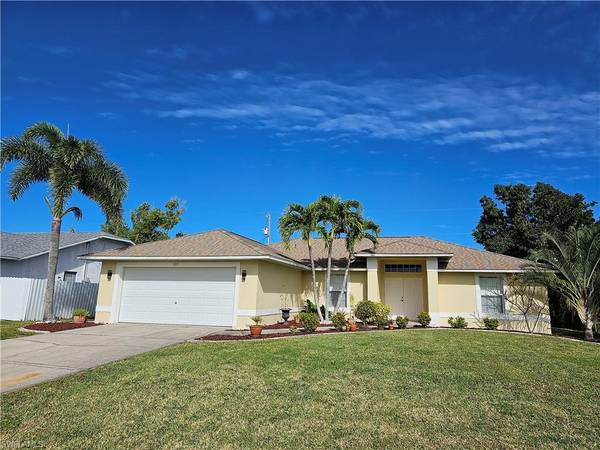 305 SE 25th TER, Cape Coral, FL 33904