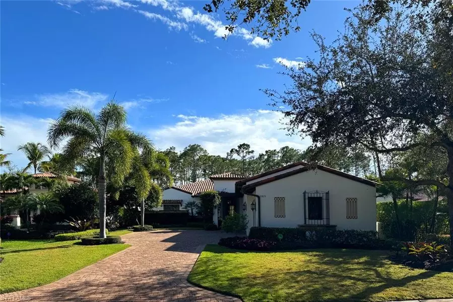 10826 Est Cortile CT, Naples, FL 34110