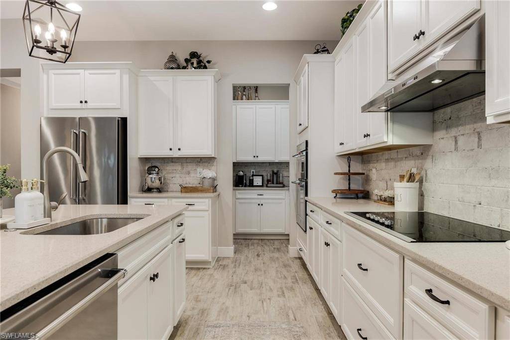 Naples, FL 34120,3621 Pilot CIR